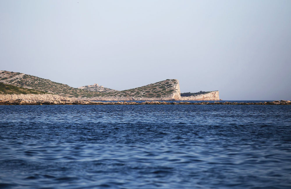 Archipelago Tours Blog and Tips: Carved by the elements - photo of the cliffs in Kornati archipelago