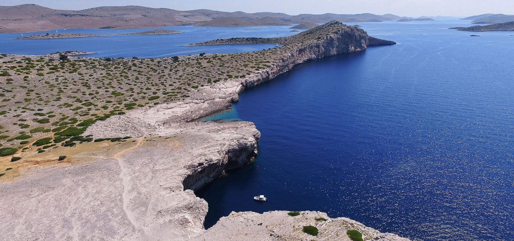 Archipelago Tours Blog and Tips: Carved by the elements - photo of a longest cliff in Kornati archipelago on island of Mana